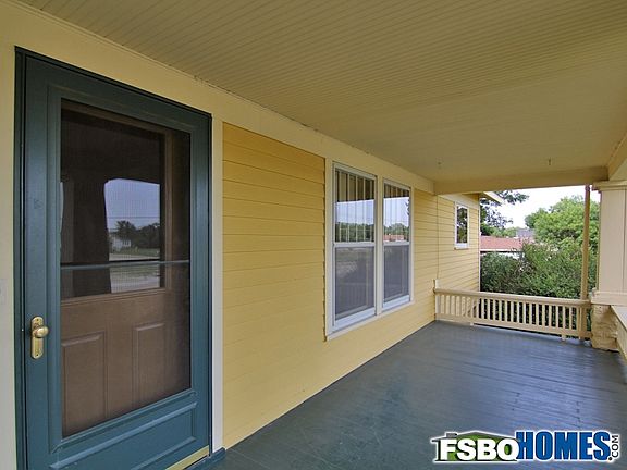 Spacious Front Porch