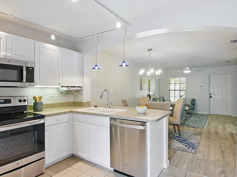 1160 Luminary Cir #105 — Photo 5