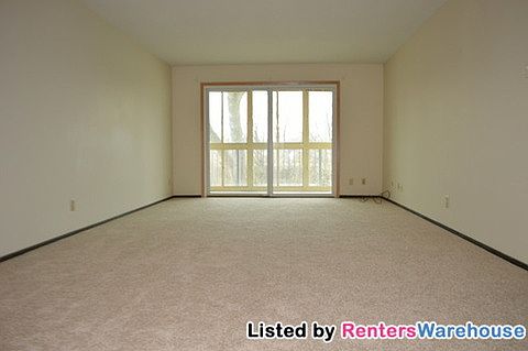 3rd image of 122 Demont Ave E APT 262