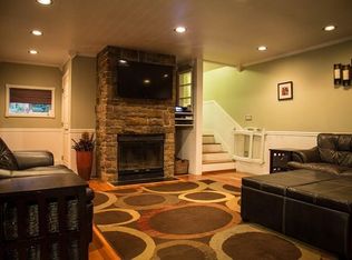5 Landover Ln, Lake Placid, NY 12946