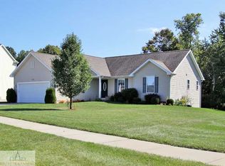 13818 Harvest Ln, Bath, MI 48808