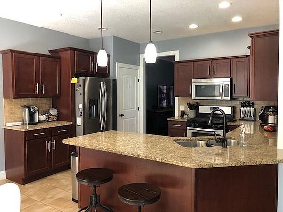 3rd image of 7605 Birch Dr