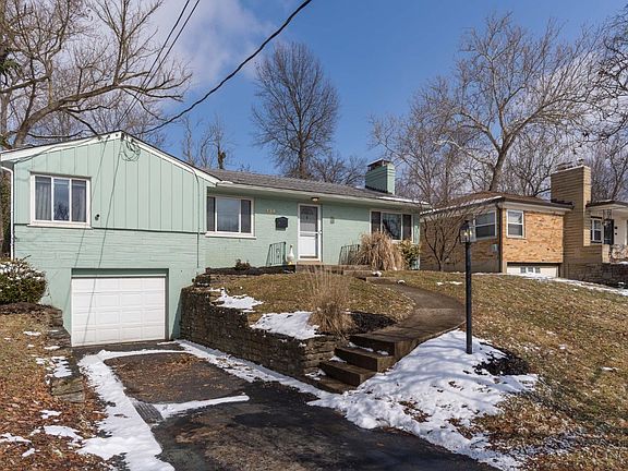 3rd image of 134 Vermont Ave