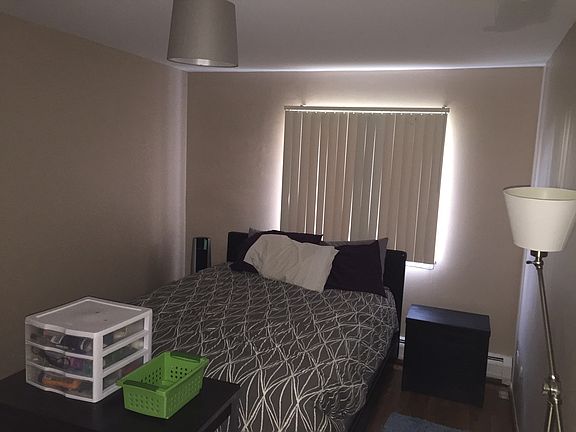 5th image of 1886 Somerset Dr