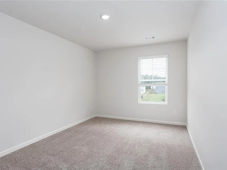 131 Landsdowne Way — Photo 28