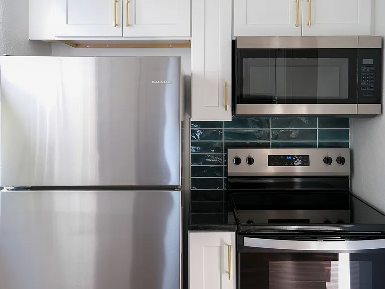 111 N Calhoun St — Photo 2