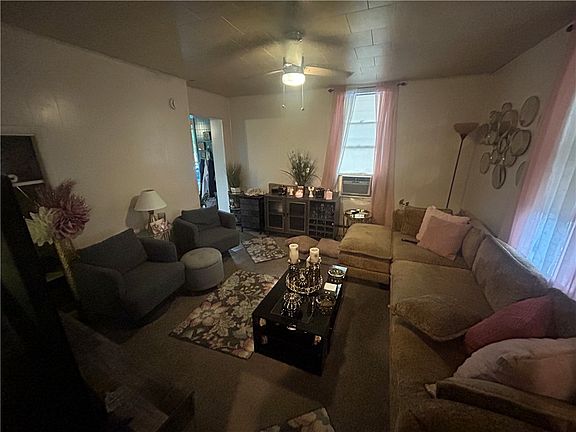 4th image of 1320 Water St