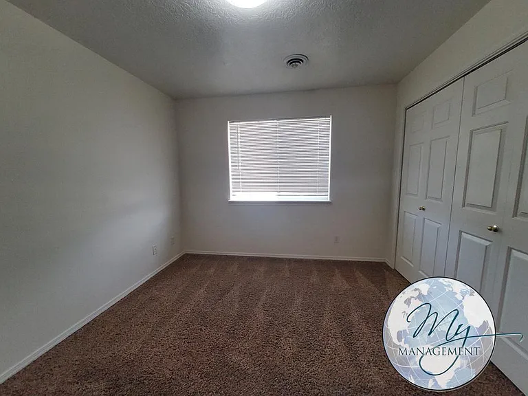 3 bed, 2.0 bath, 1180 sqft, $1,590 — Photo 18
