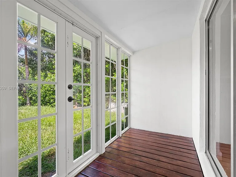 11770 Griffing Blvd — Photo 34
