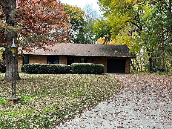 2nd image of 535 Hidden Lake Dr