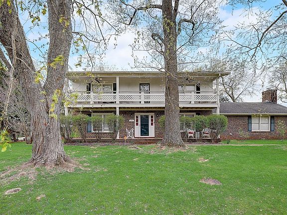 2nd image of 1611 Salt Lick Pl