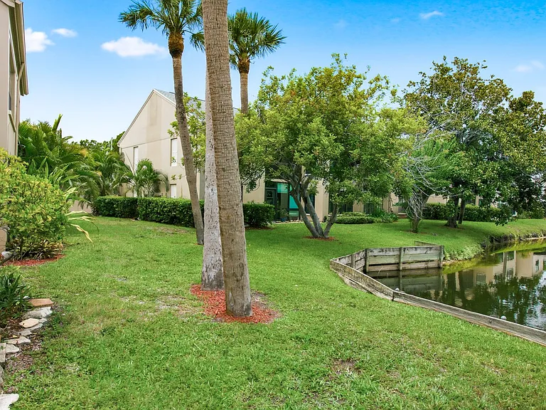 2453 Egret Blvd #1 — Photo 35