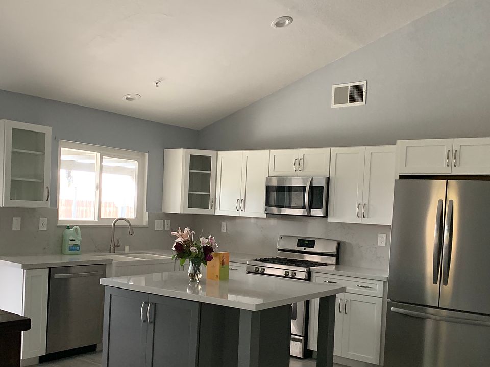 1st image of 332 Apple Ave
