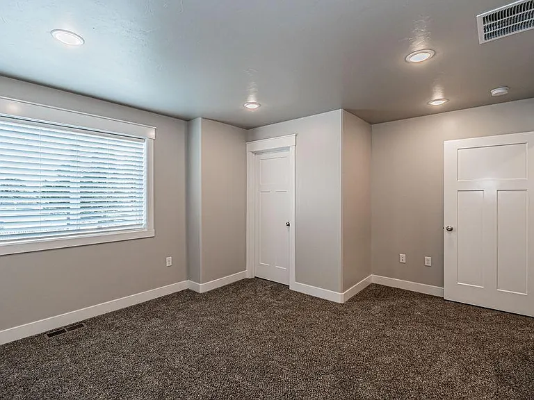 380 S 3 W #203 — Photo 34