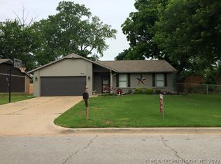8955 E 135th St, Bixby, OK 74008