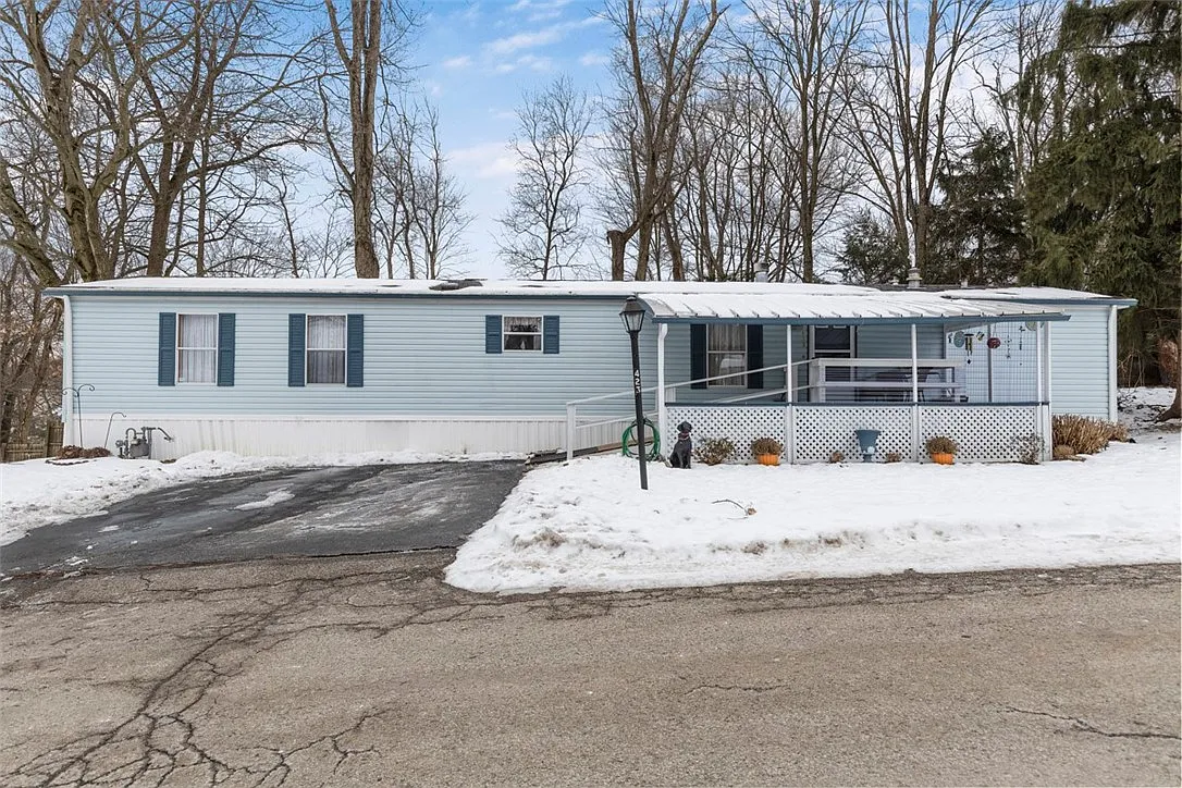 423 Perry Cir photo 1