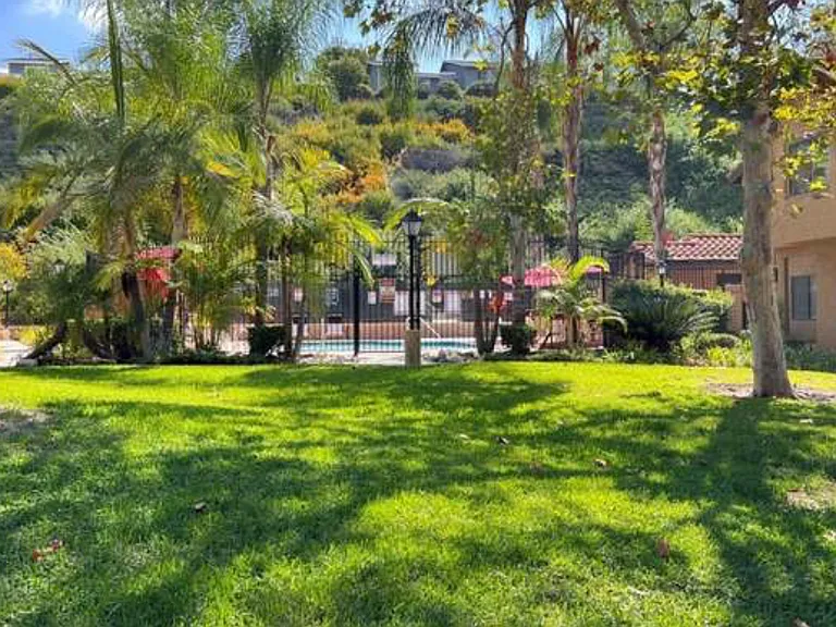 1420 Kauai St — Photo 40