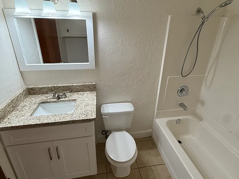 503 S Birch Ave — Photo 7
