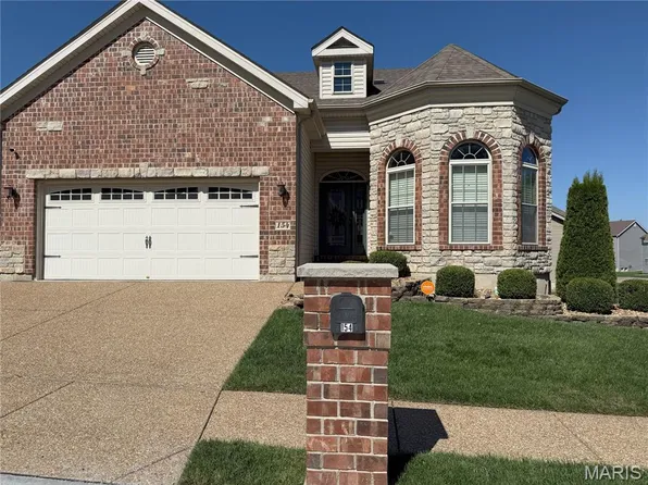 154 Blue Water Dr, O'Fallon, MO 63366