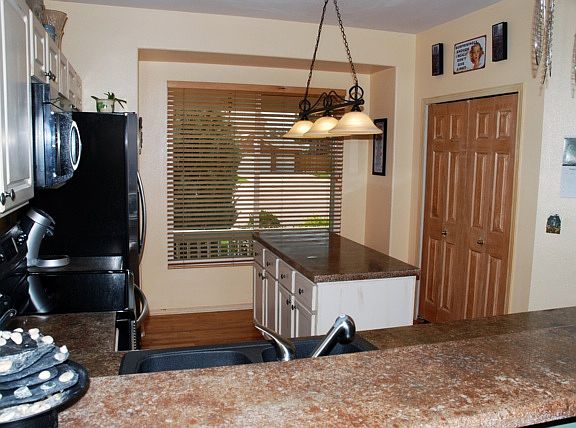 Kitchen with Island!