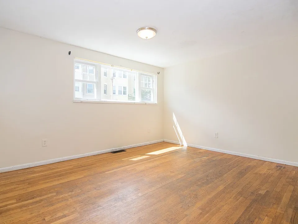 141 Glenville Ave #133