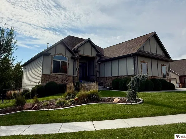 9635 Cotswold Ln, Lincoln, NE 68526