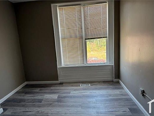 4th image of 5088 Minerva Ave