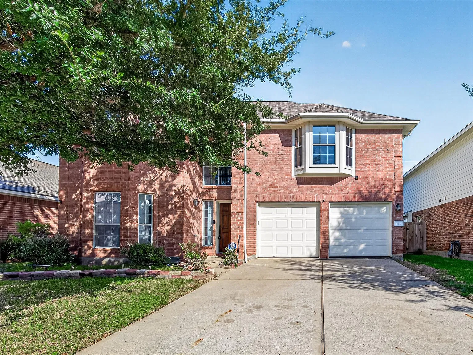 4 bed, 2.5 bath, 2503 sqft, $2,000 — Photo 1