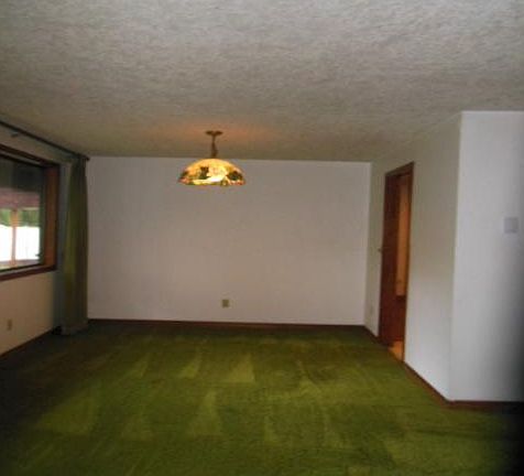 3rd image of 221 NE Hearthwood Blvd