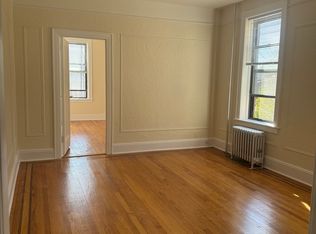 2143 29th St APT 2C, Astoria, NY 11105
