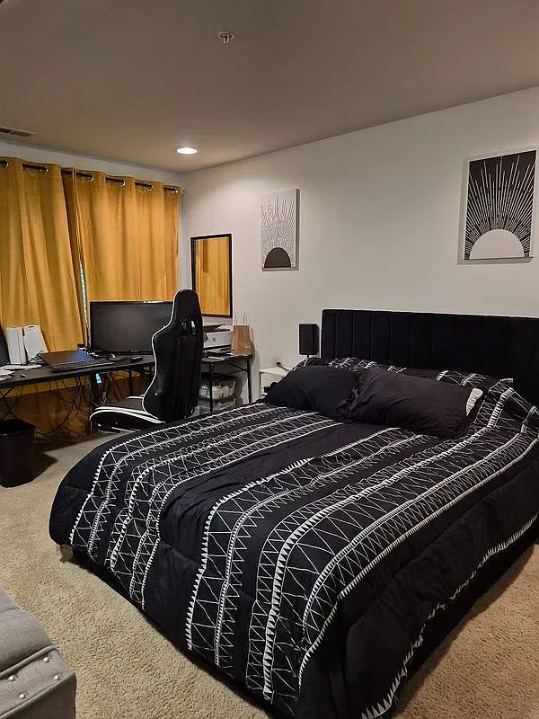 1 bed, 1.0 bath, 1300 sqft, $2,100 — Photo 3