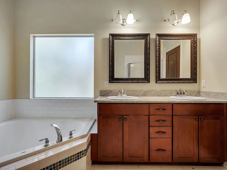 380 E Bradford Rd — Photo 22