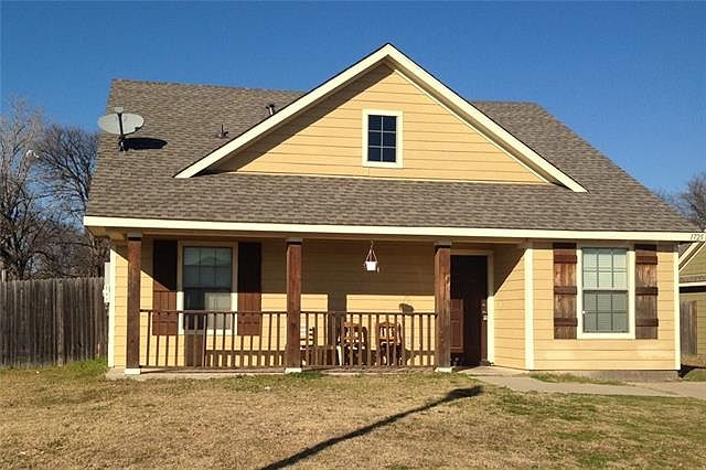 1st image of 1725 Red Oak Ct