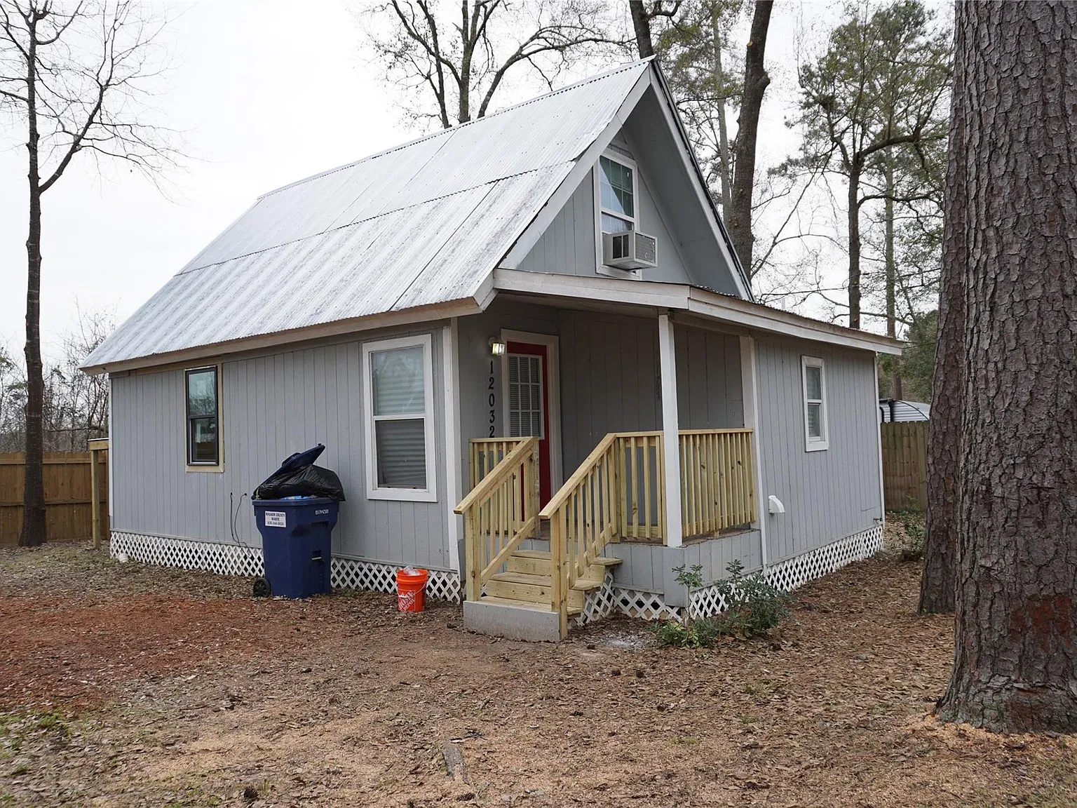 2 bed, 1.0 bath, $1,195 — Photo 3