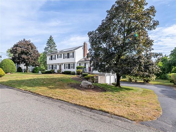 2nd image of 3 Barn Dr