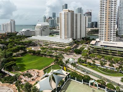 888 Brickell Key Dr APT 1801, Miami, FL, 33131