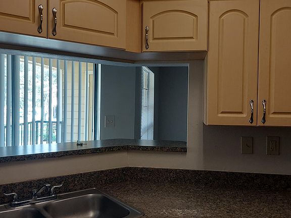 5th image of 8708 Mallard Reserve Dr Unit 202