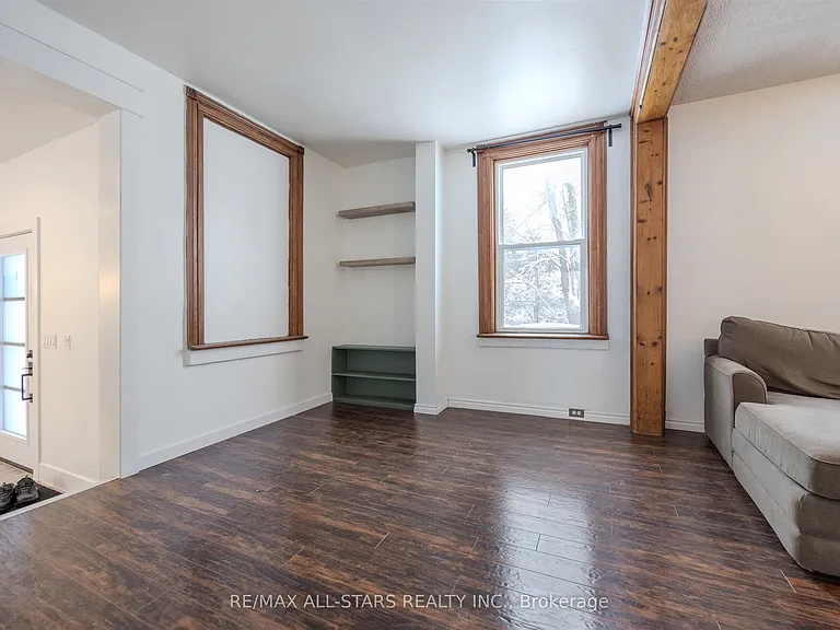 21 Albert St S — Photo 35