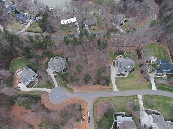 5th image of 118 Spears Creek Dr