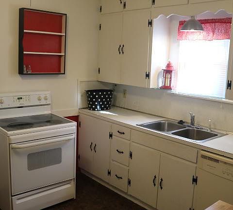 5th image of 107 Franklin St
