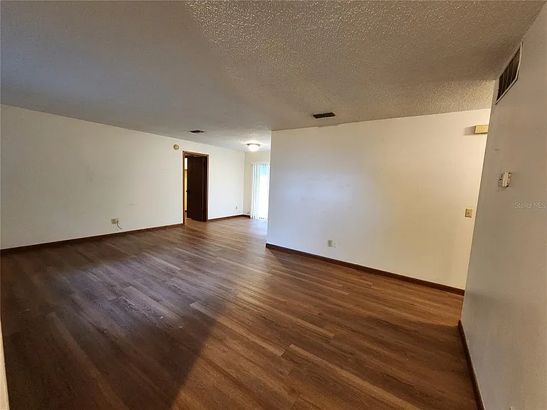 1209 SW 80th Dr — Photo 2