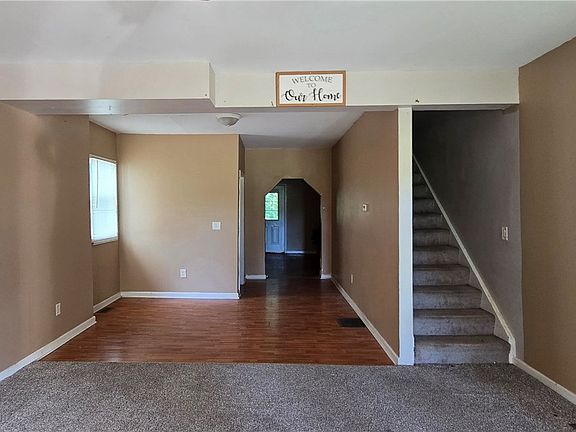 2nd image of 614 Winsor Ave