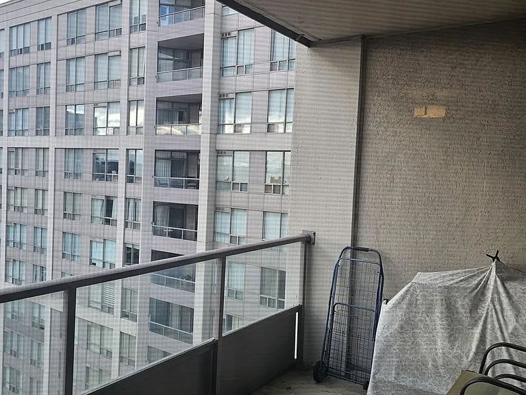 9017 Leslie St #1102 — Photo 10