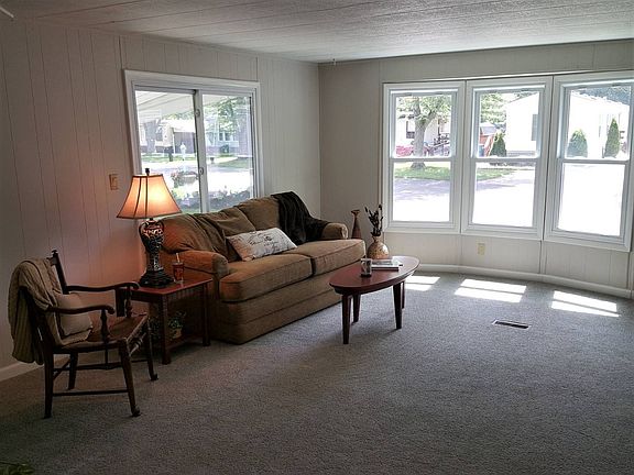 2nd image of 120 Hickory Cir