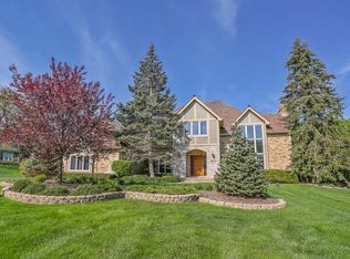 2005 Braymore Dr, Inverness, IL 60010