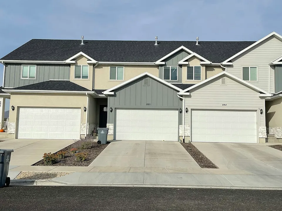 895 E Pacific Dr