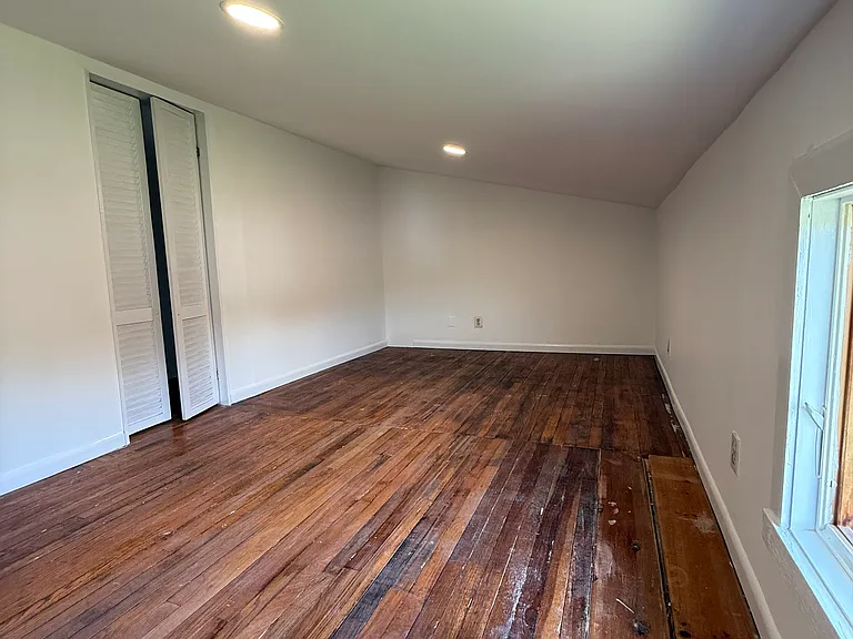 12 Sebago Rd — Photo 8