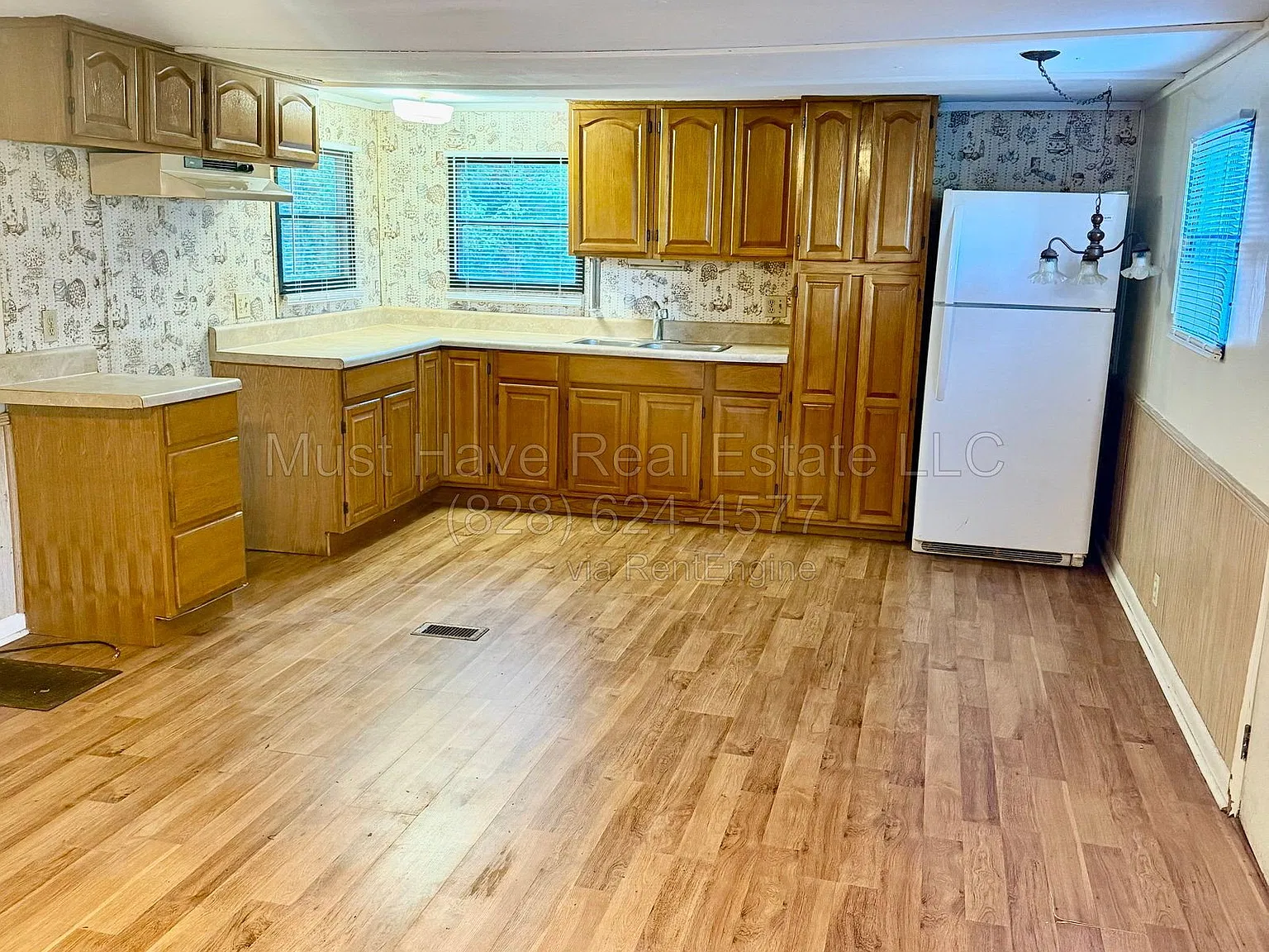 2 bed, 1.0 bath, $1,100 — Photo 3