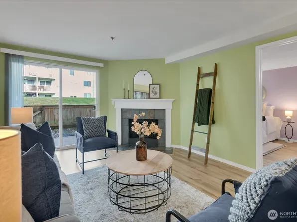 25035 98th Place S #D102, Kent, WA 98030