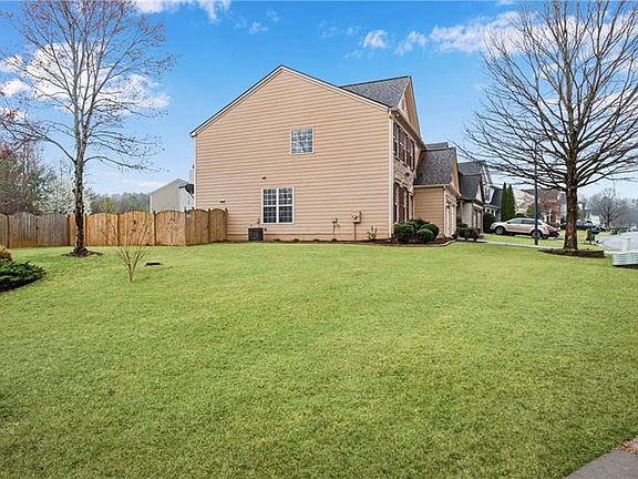 4th image of 338 Burdock Trc